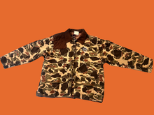 Load image into Gallery viewer, The City &amp; Country Camo Jacket
